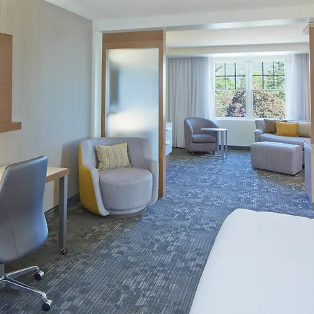 Courtyard By Marriott Lake George Hotel Exterior photo